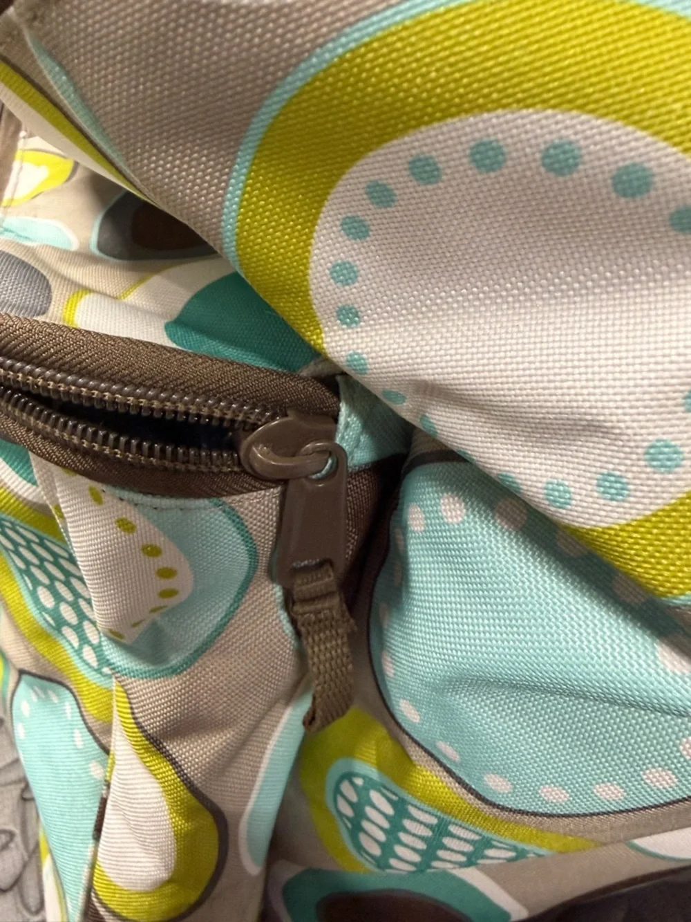 Thirty One rolling cooler with handles and wheels